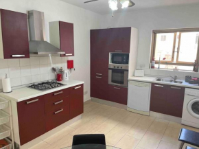 GZIRA / SLIEMA WIFI & AC ! Great Value & Location